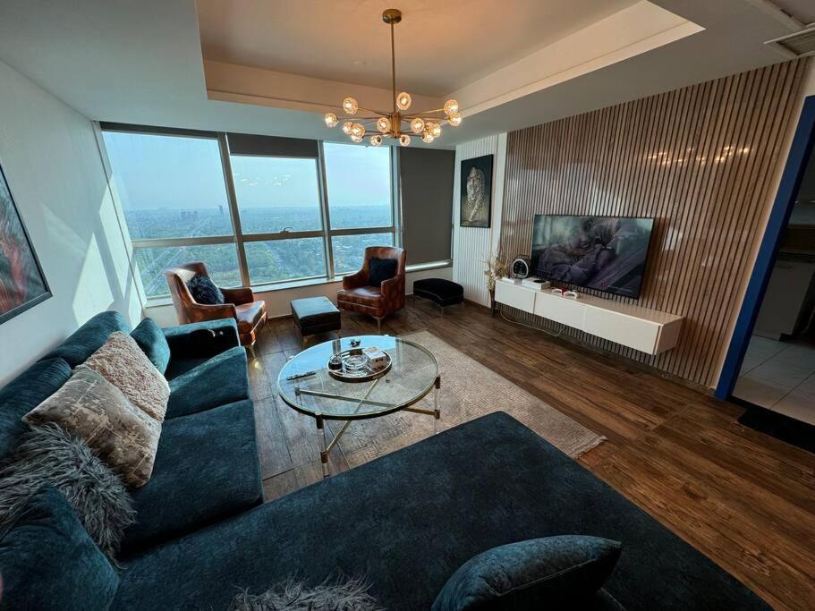 Citylights 2Bhk At Centaurus High Floor,Xbox Apartment Исламабад Екстериор снимка